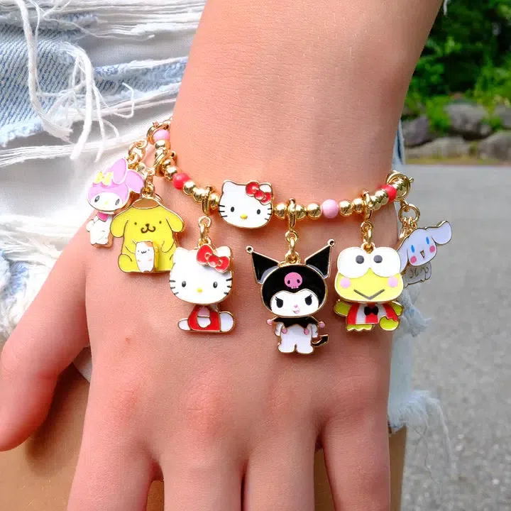 Gold Swivel Kuromi - Image 2